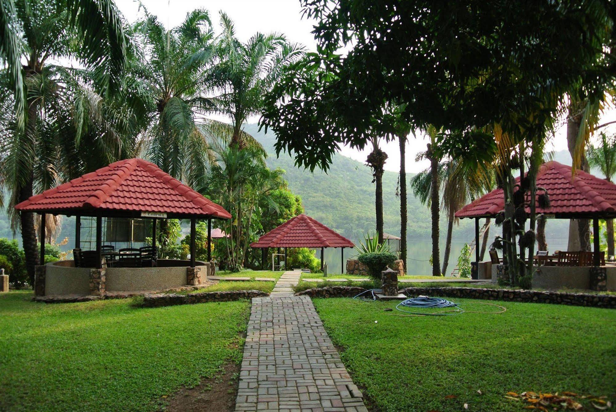 Akosombo Continental Hotel Exterior foto